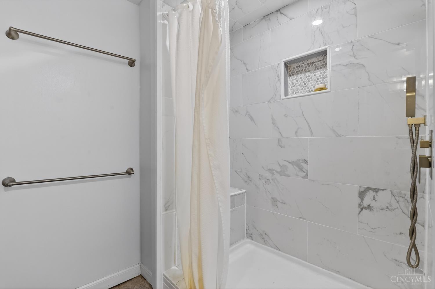 378 Howell Avenue, Cincinnati, OH, 45220 — photo 21