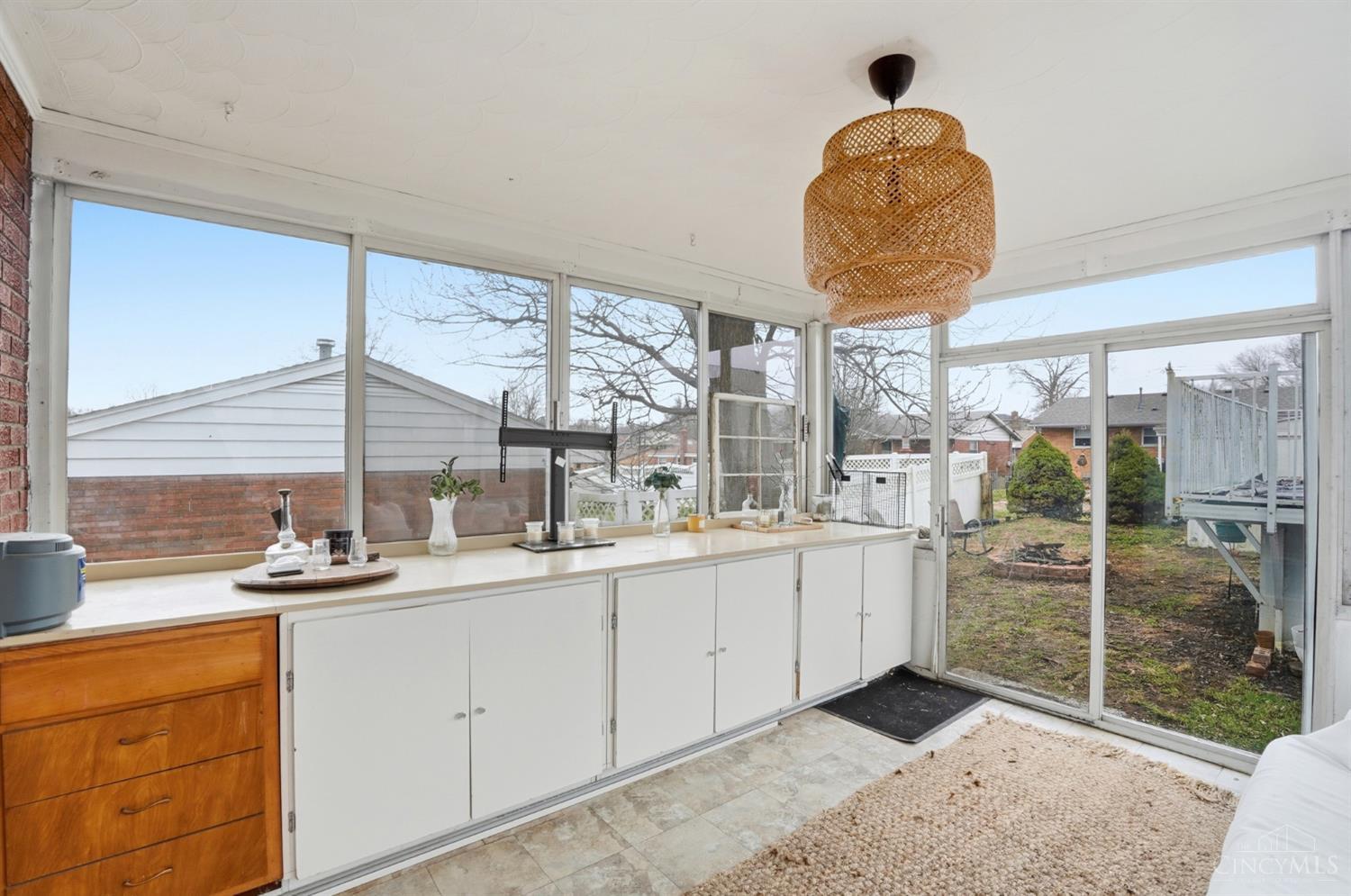 Homes for sale in Delhi Twp, OH | 625 Conina Dr, Delhi Twp, OH 45233 | MLS# 1865077