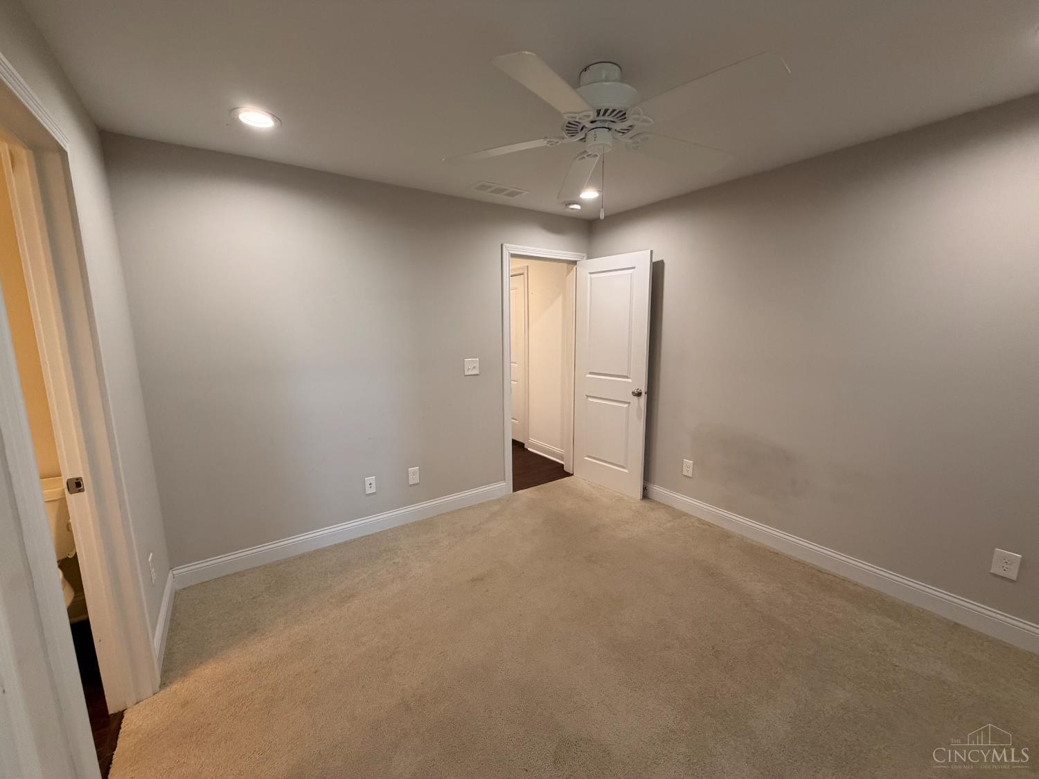 540 Slack Street, Cincinnati, OH, 45202 — photo 32