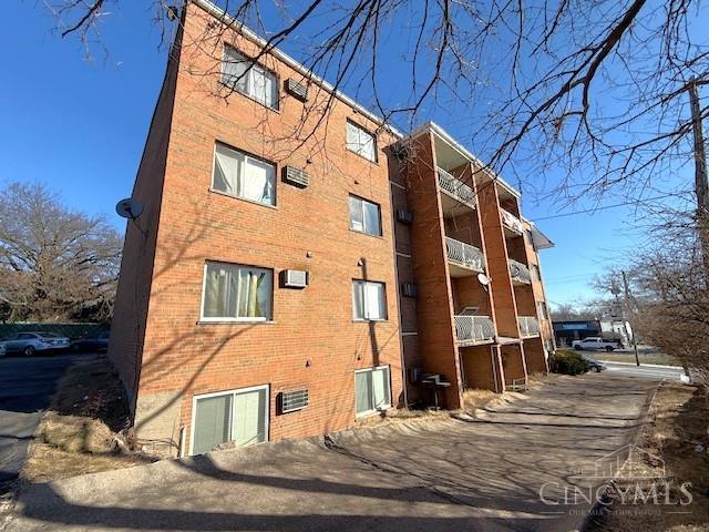 Homes for sale in Cheviot, OH | 4117 N Bend Rd #3, Cheviot, OH 45211 | MLS# 1866557