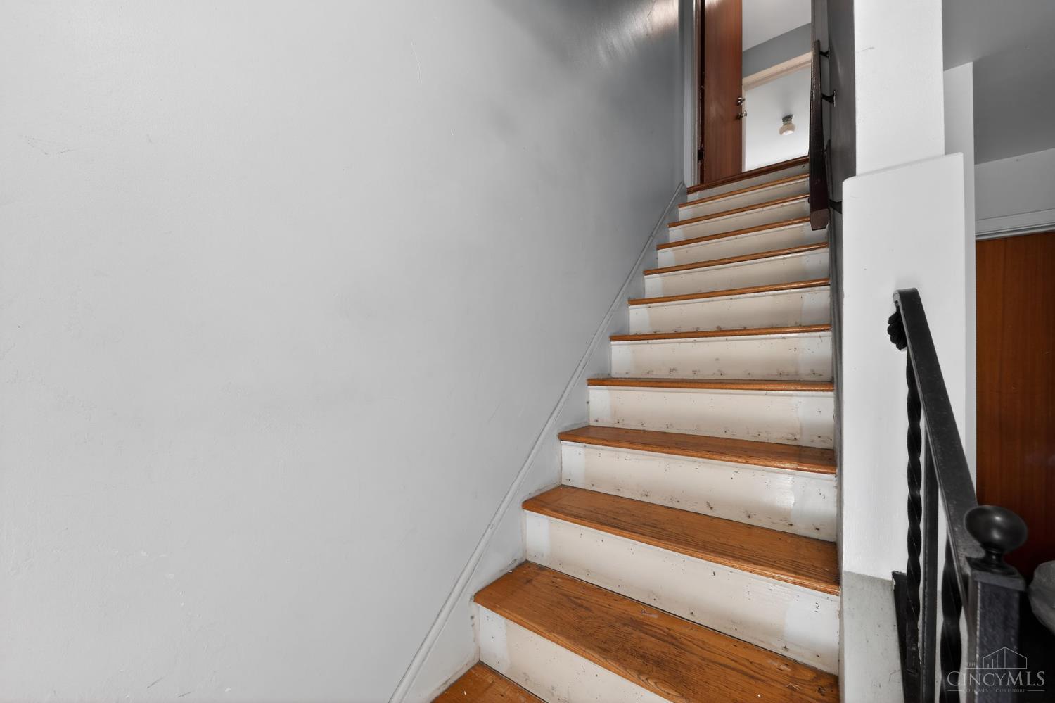 2nd image of 1936 Waltham Ave, Cincinnati, OH 45239