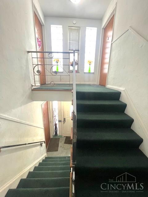 Homes for sale in Golf Manor, OH | 2344 Losantiville Ave, Golf Manor, OH 45237 | MLS# 1868116