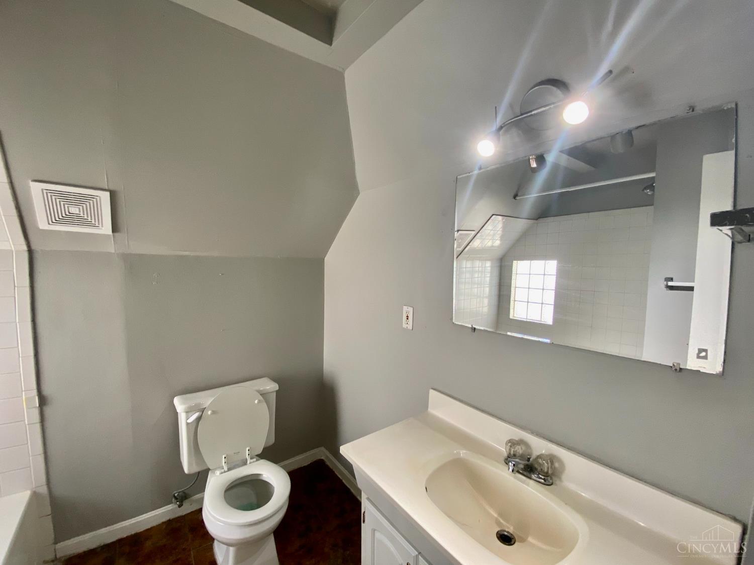 1025 Dana Avenue, Cincinnati, OH, 45229 — photo 41