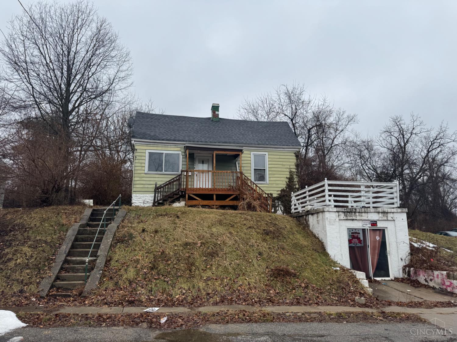6501 Coleridge Avenue, Cincinnati, OH, 45213