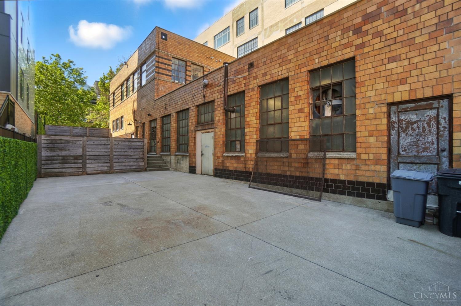 1628 Central Parkway