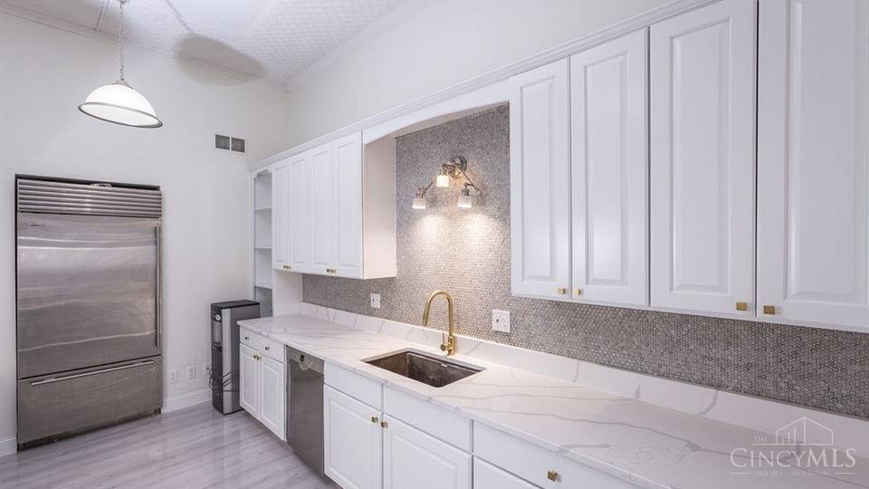 11 Village Square, Glendale, OH, 45215 — photo 5