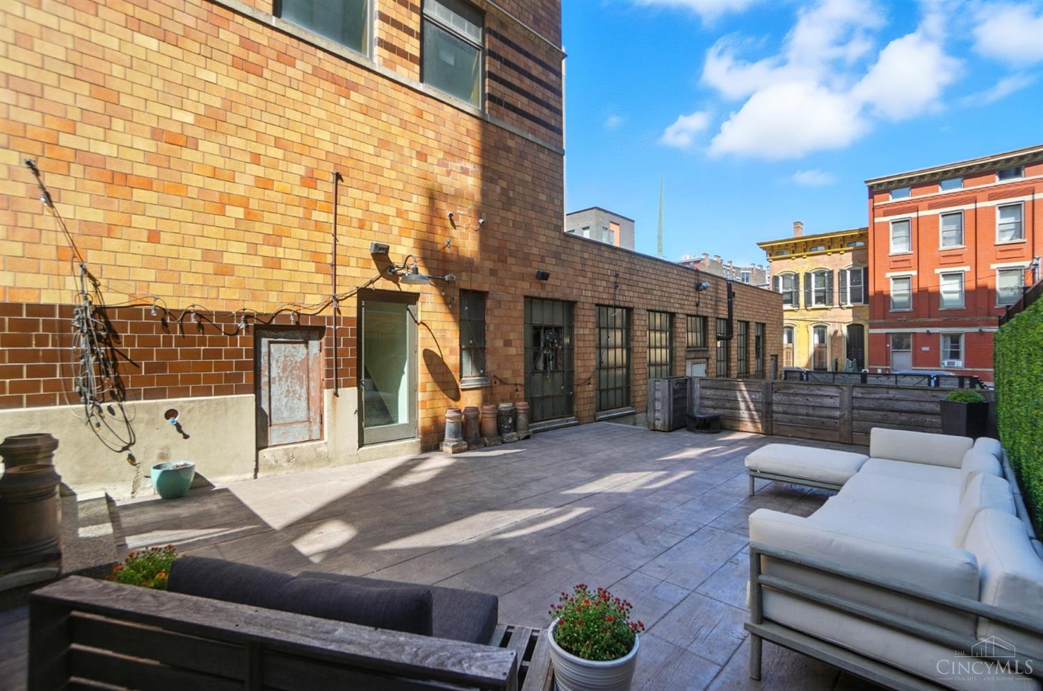 1628 Central Parkway