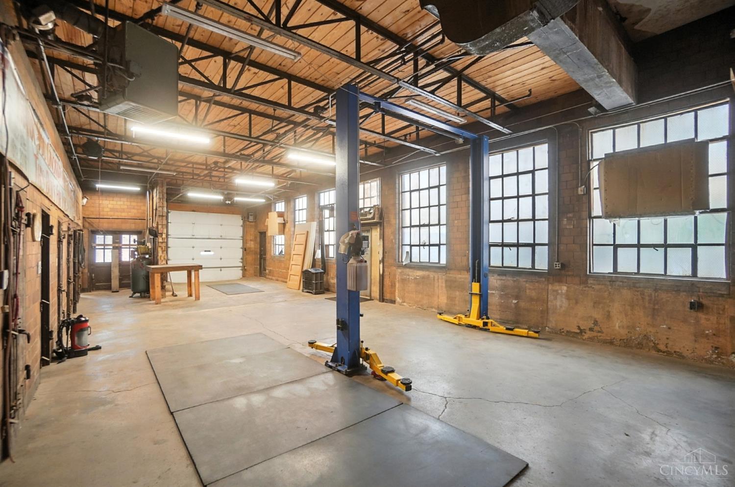 1628 Central Parkway