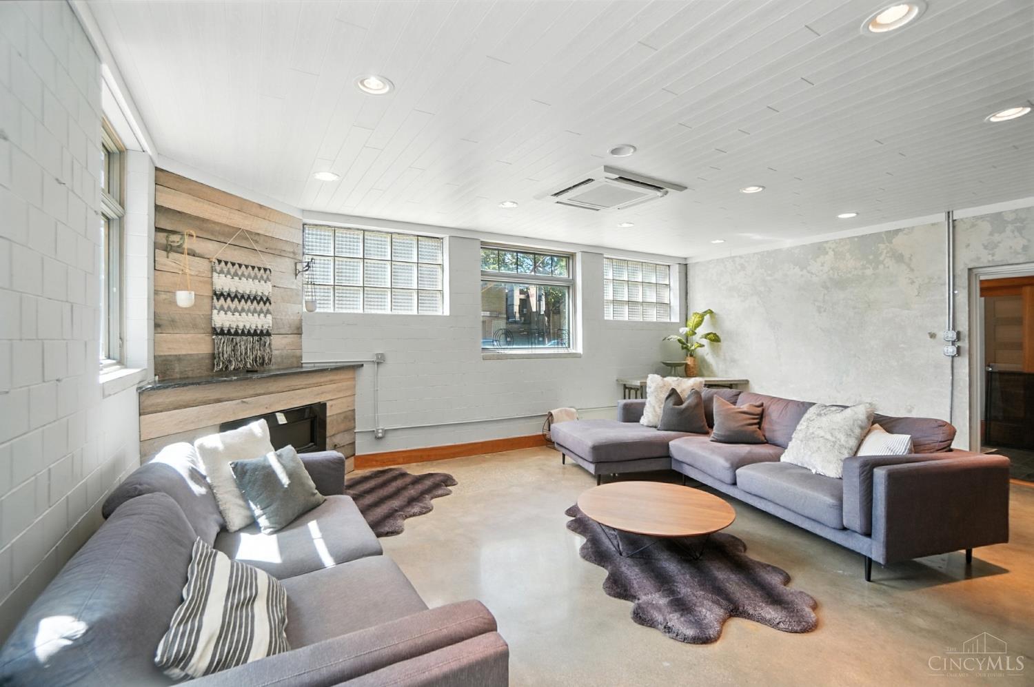 1628 Central Parkway