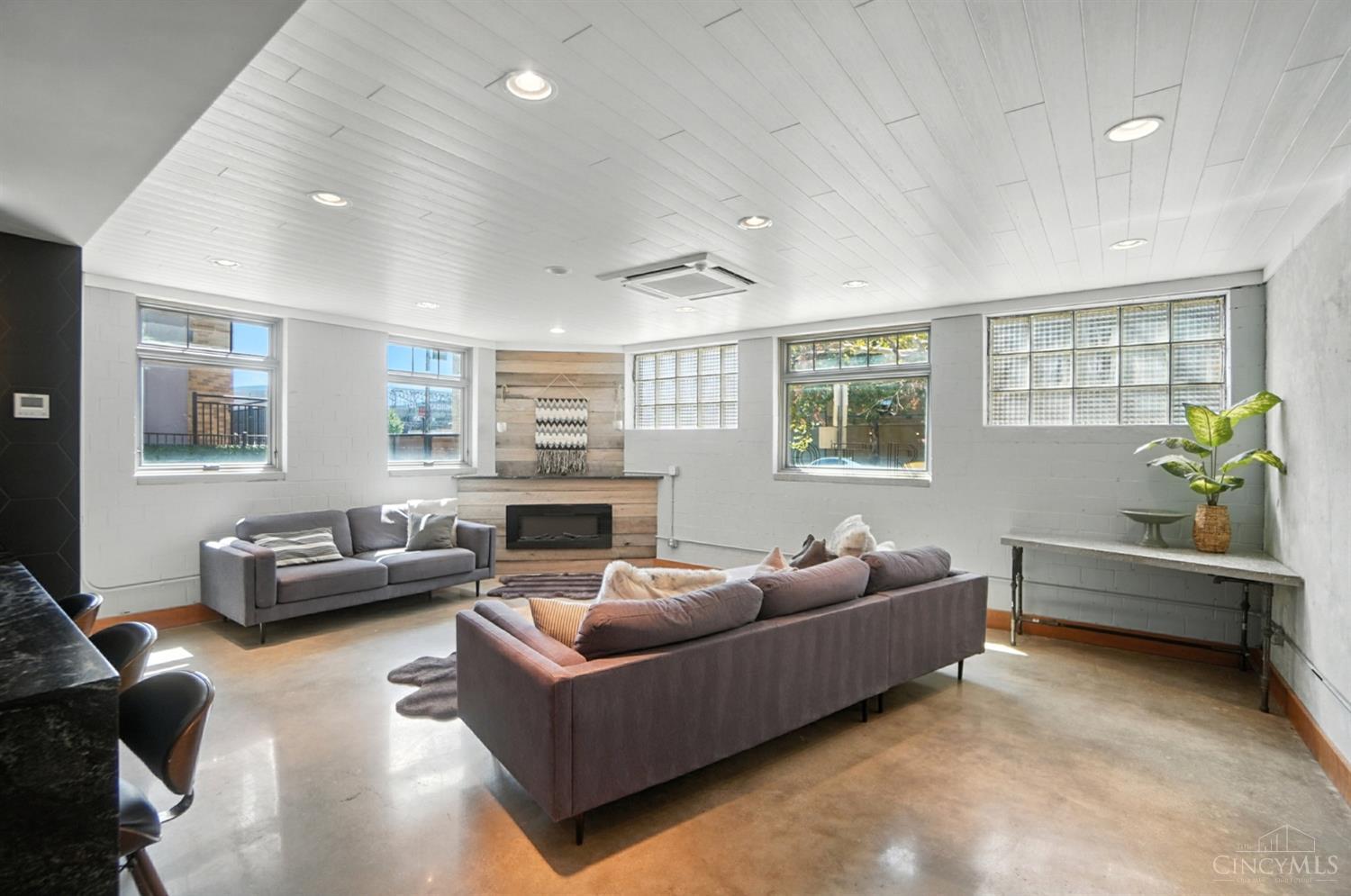 1628 Central Parkway