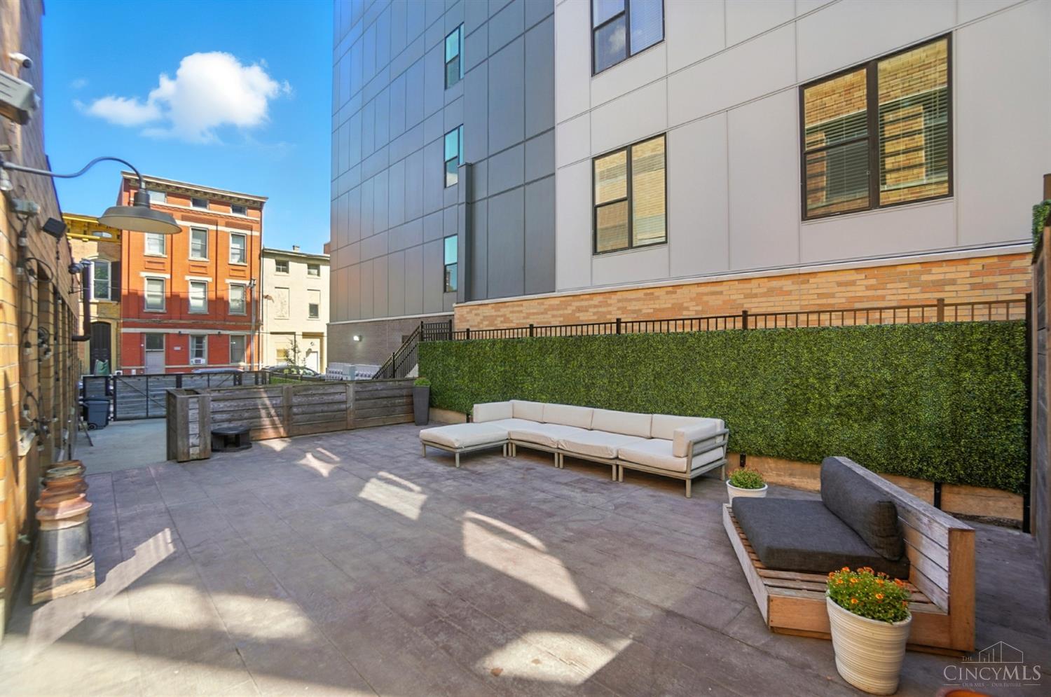 1628 Central Parkway