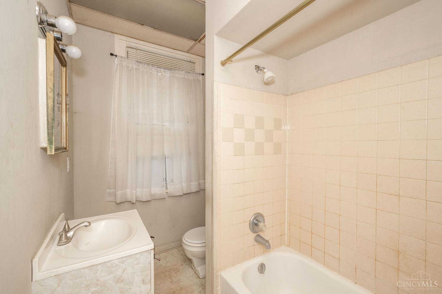 4526 Clearview Avenue, Cincinnati, OH, 45205 — photo 15