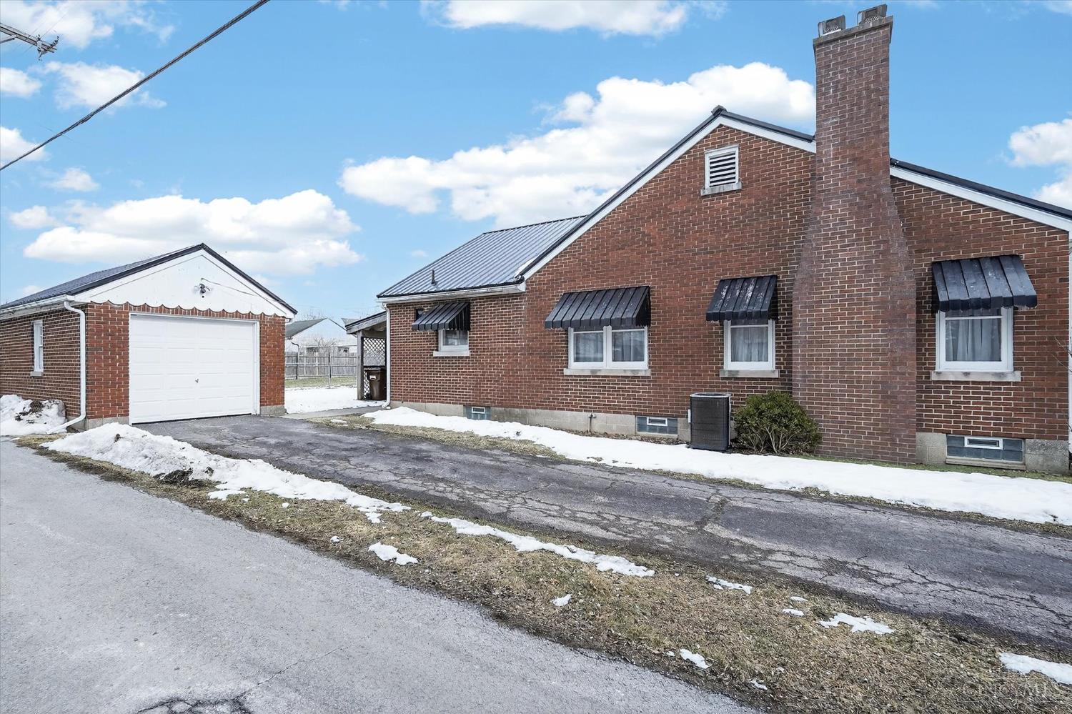 Homes for sale in New Vienna, OH | 51 S 3Rd St, New Vienna, OH 45385 | MLS# 1869080