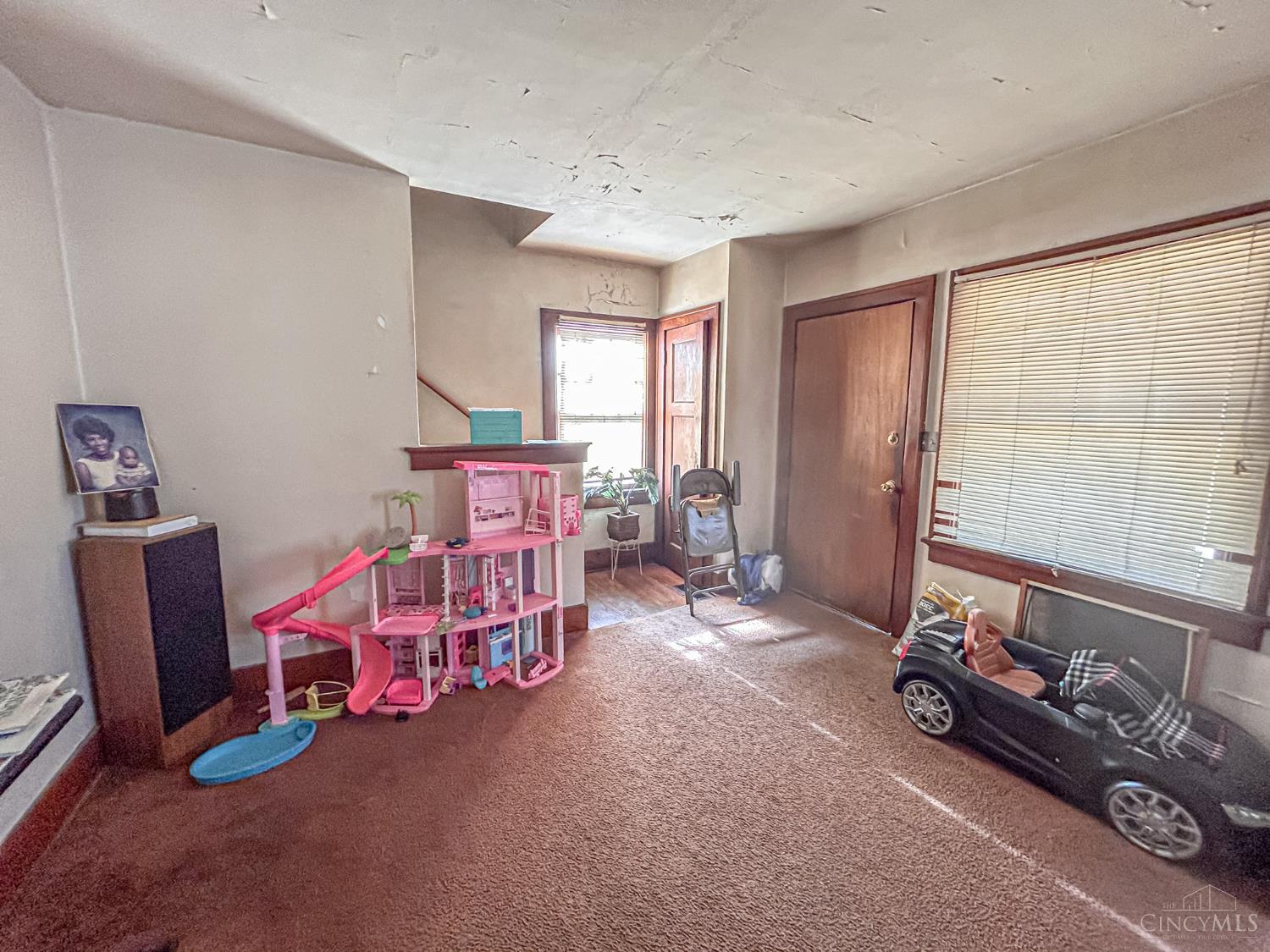 Homes for sale in Dayton, OH | 466 Allwen Dr, Dayton, OH 45406