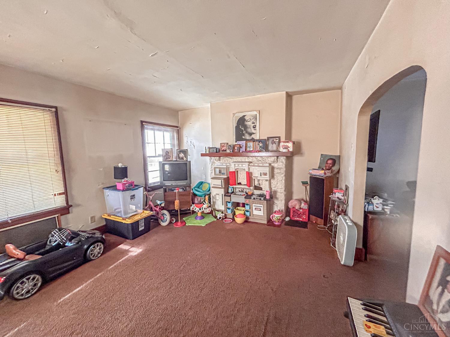 Homes for sale in Dayton, OH | 466 Allwen Dr, Dayton, OH 45406