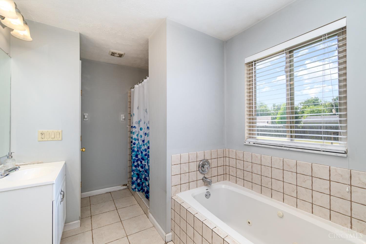 175 Douglas Circle, Georgetown, OH, 45121 — photo 11