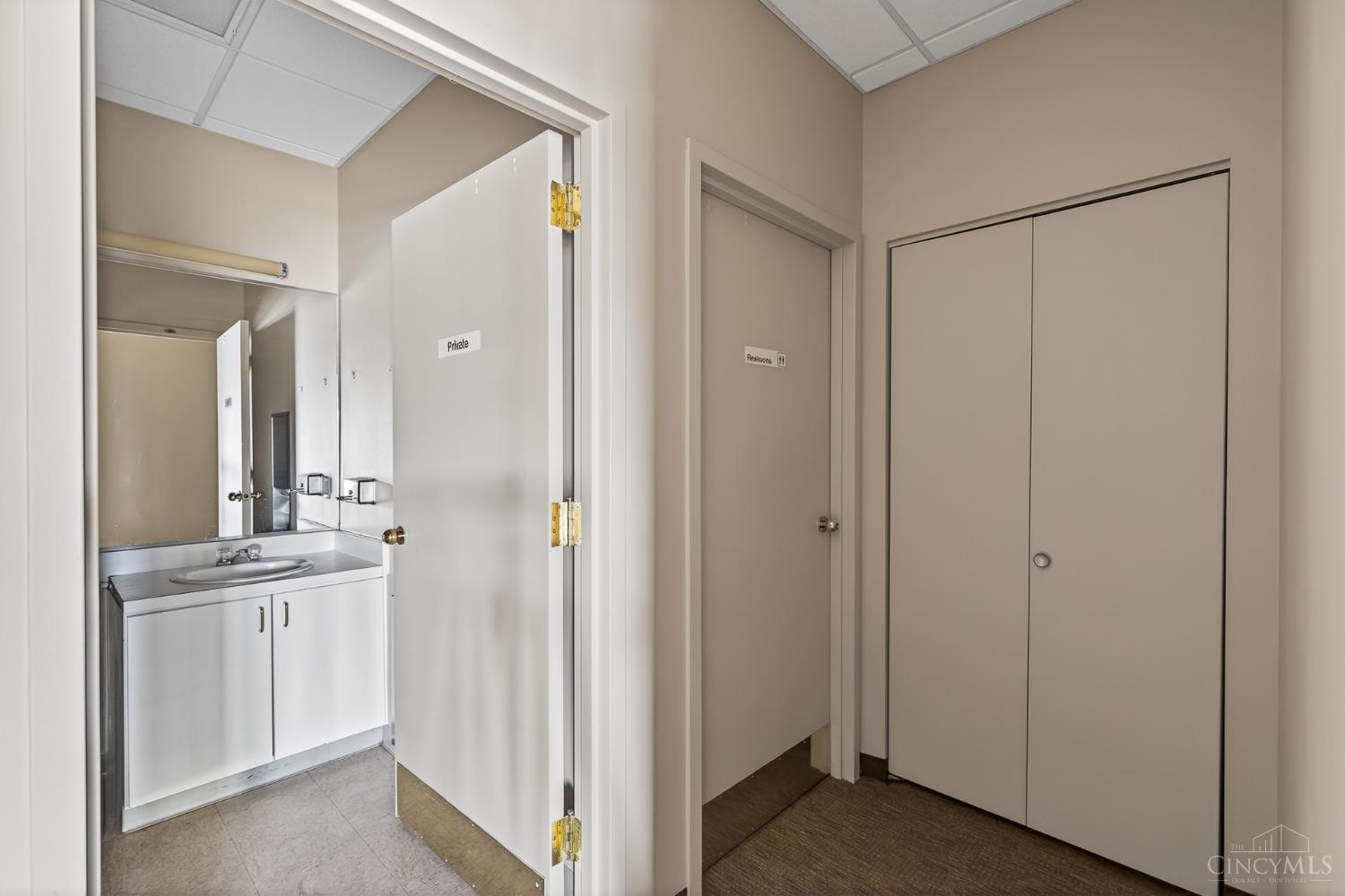 3443 Edwards Road, Cincinnati, OH, 45208 — photo 14