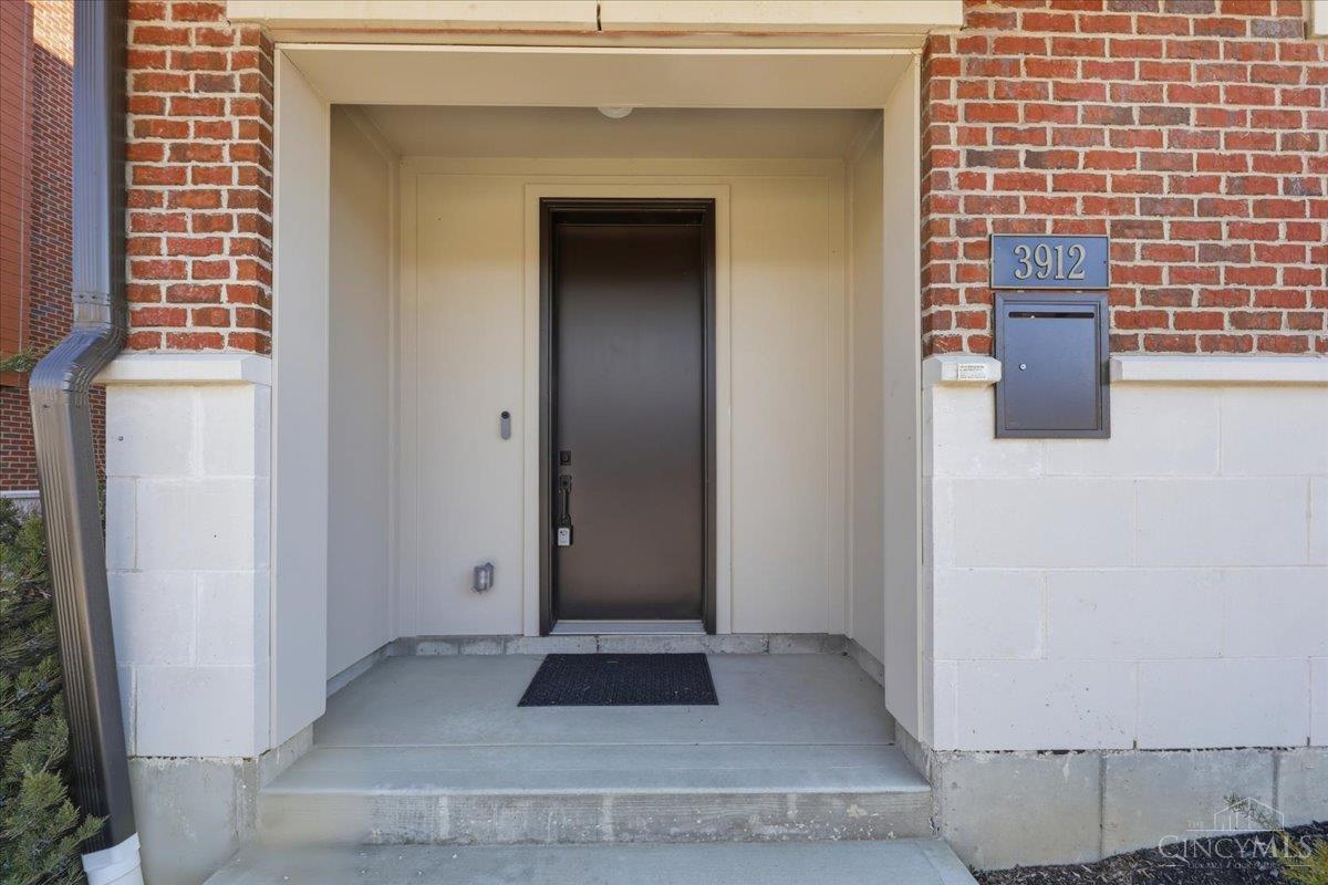 3912 Edwards Road, Cincinnati, OH, 45209 — photo 2