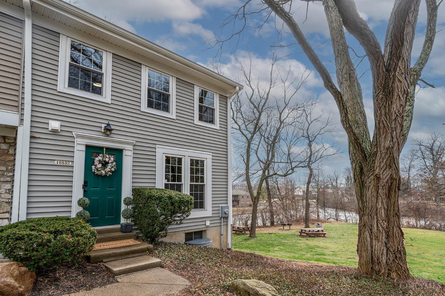 Homes for sale in Sycamore Twp, OH | 10802 Lakehurst Ct #114, Sycamore Twp, OH 45242 | MLS# 1869374