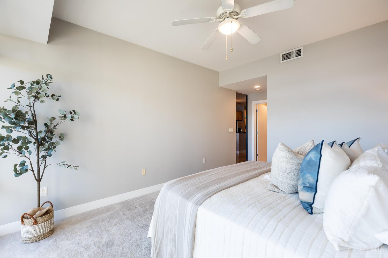 2260 Riverside Drive #405, Cincinnati, OH, 45202 — photo 17