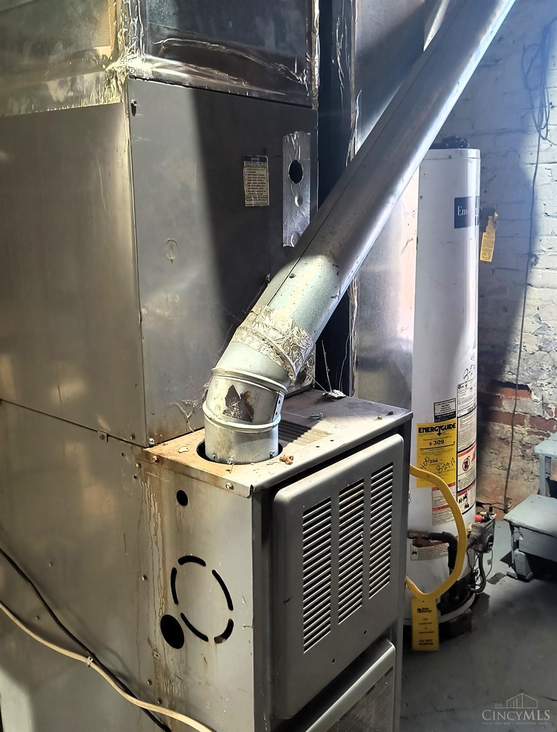 Homes for sale in Cincinnati, OH | 1647 Dewey Ave, Cincinnati, OH 45205 | MLS# 1868954