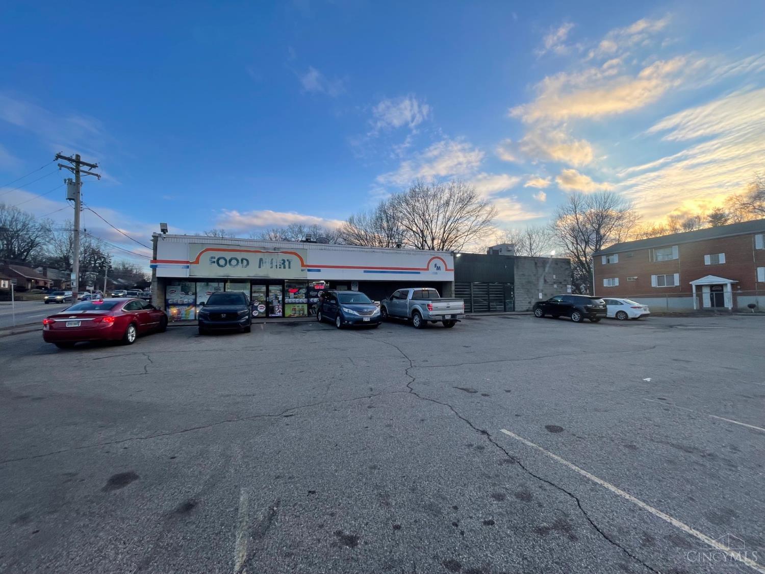 1207 Galbraith Road, Cincinnati, OH, 45231