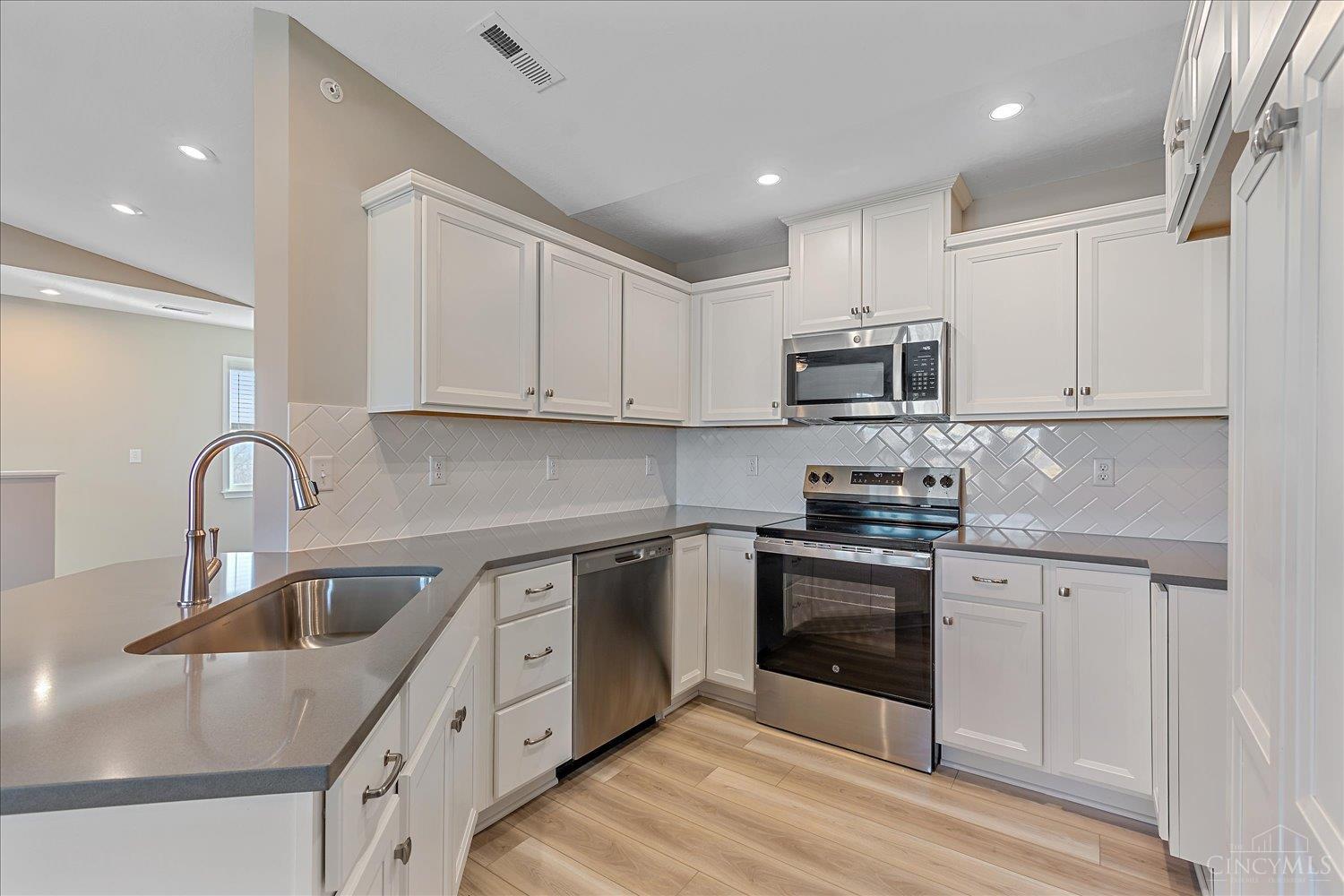 Homes for sale in Turtle Creek Twp, OH | 413 Bethpage Way #7-300, Turtle Creek Twp, OH 45036 | MLS# 1832081