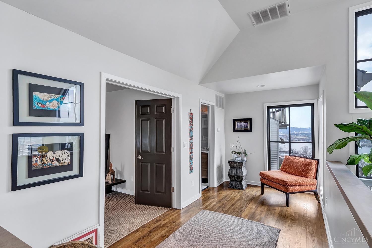 987 Hill Street, Cincinnati, OH, 45202 — photo 12