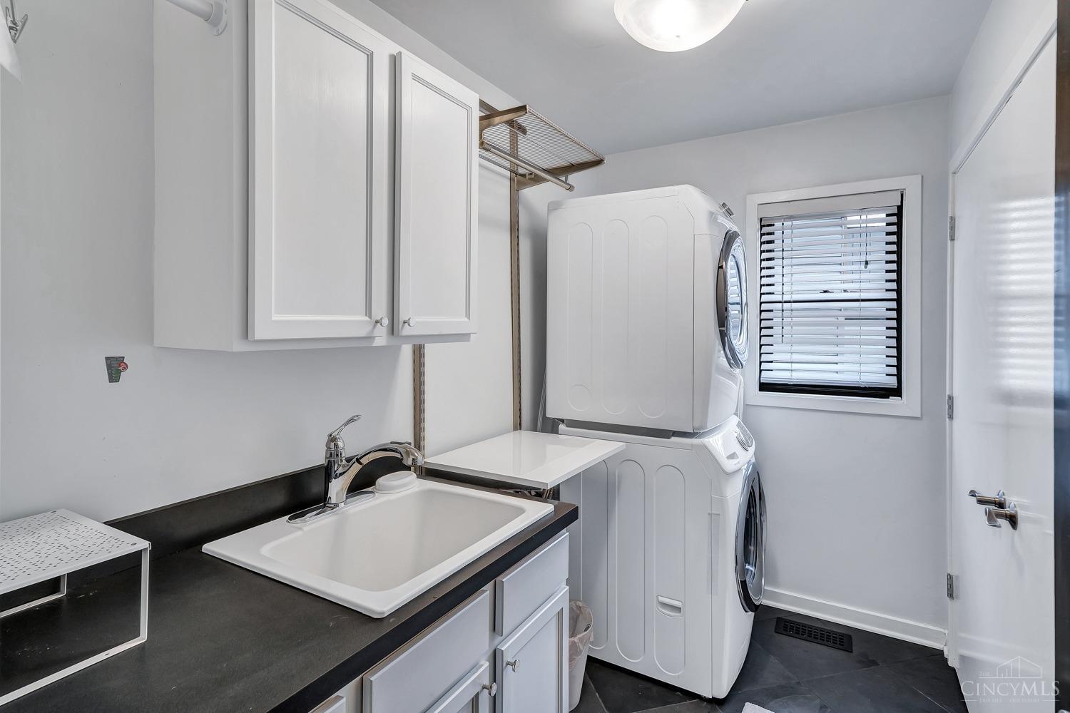 987 Hill Street, Cincinnati, OH, 45202 — photo 18