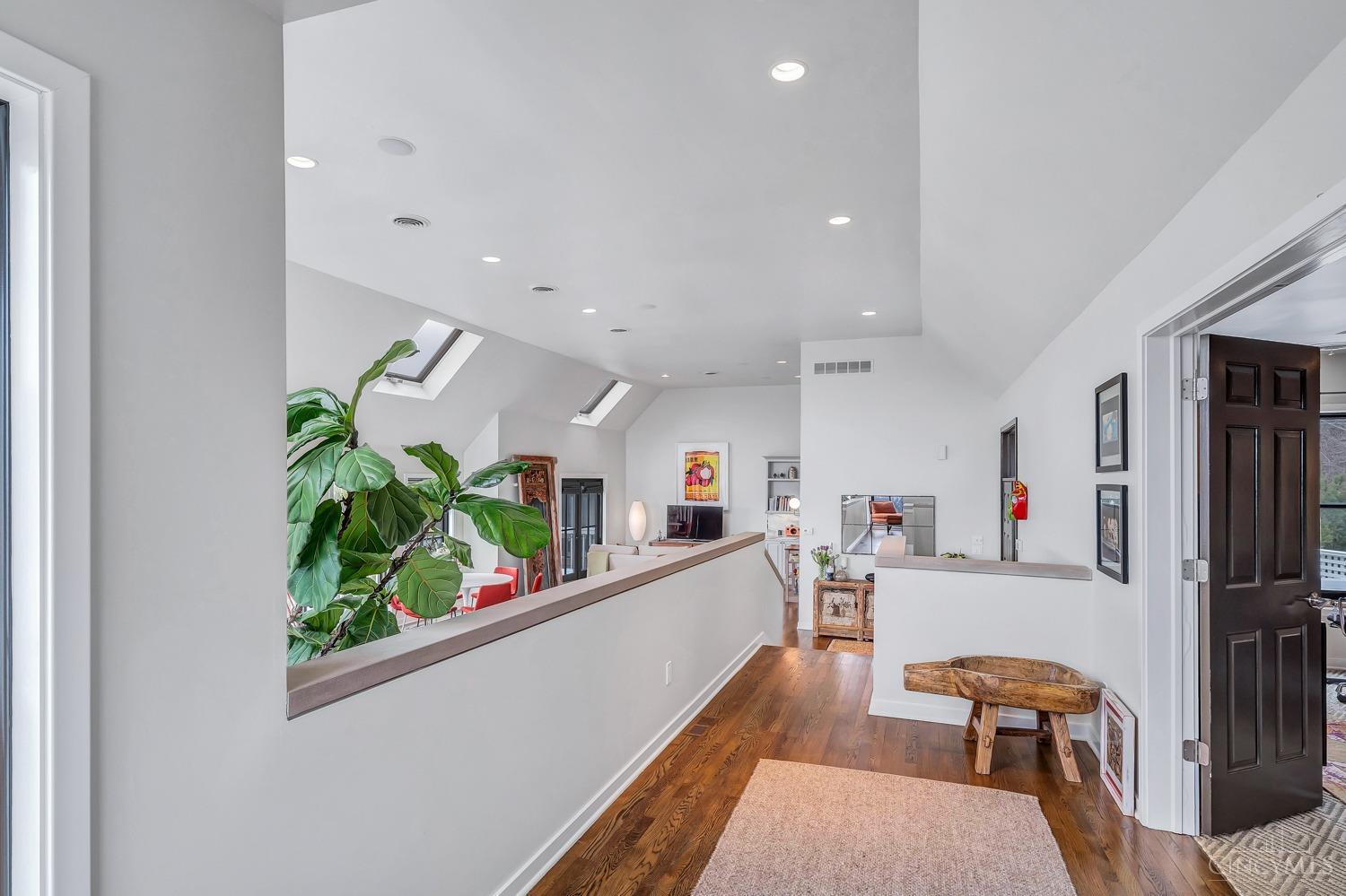 987 Hill Street, Cincinnati, OH, 45202 — photo 13