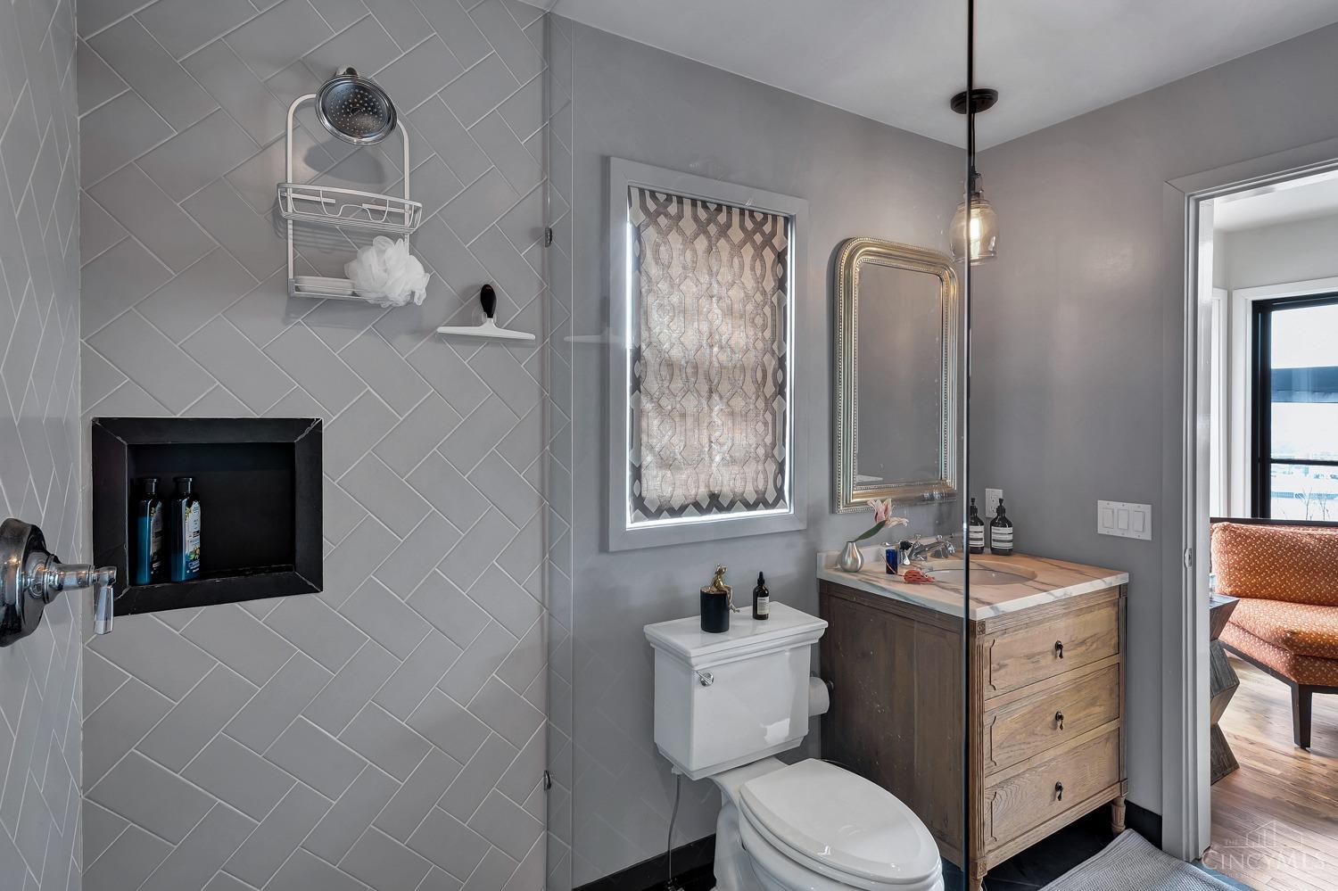 987 Hill Street, Cincinnati, OH, 45202 — photo 16