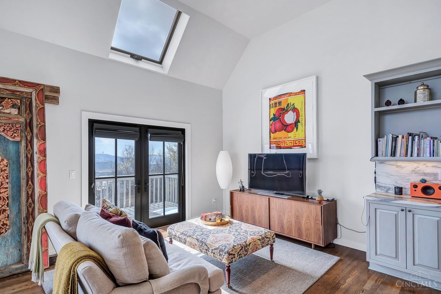 987 Hill Street, Cincinnati, OH, 45202 — photo 7