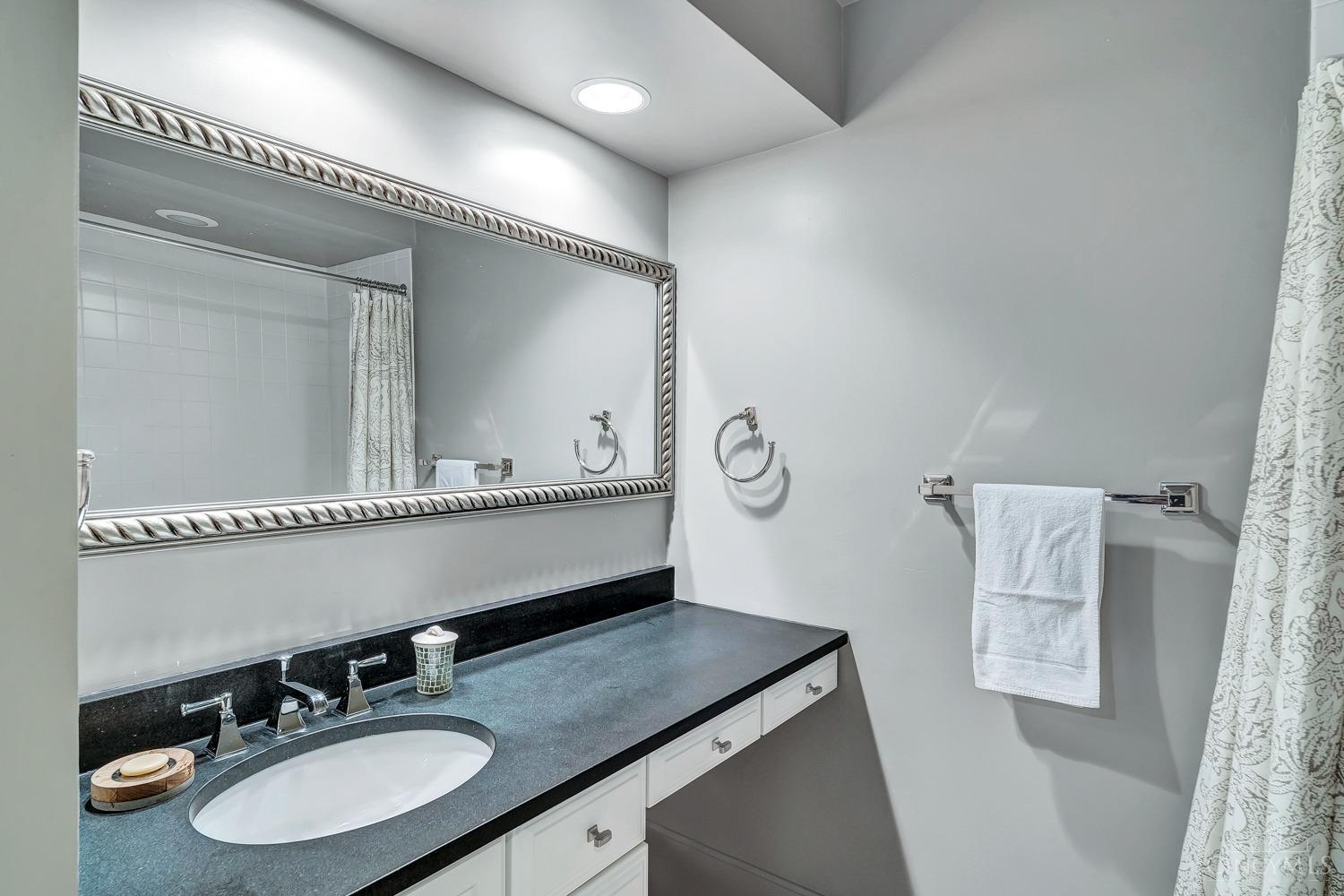 987 Hill Street, Cincinnati, OH, 45202 — photo 24