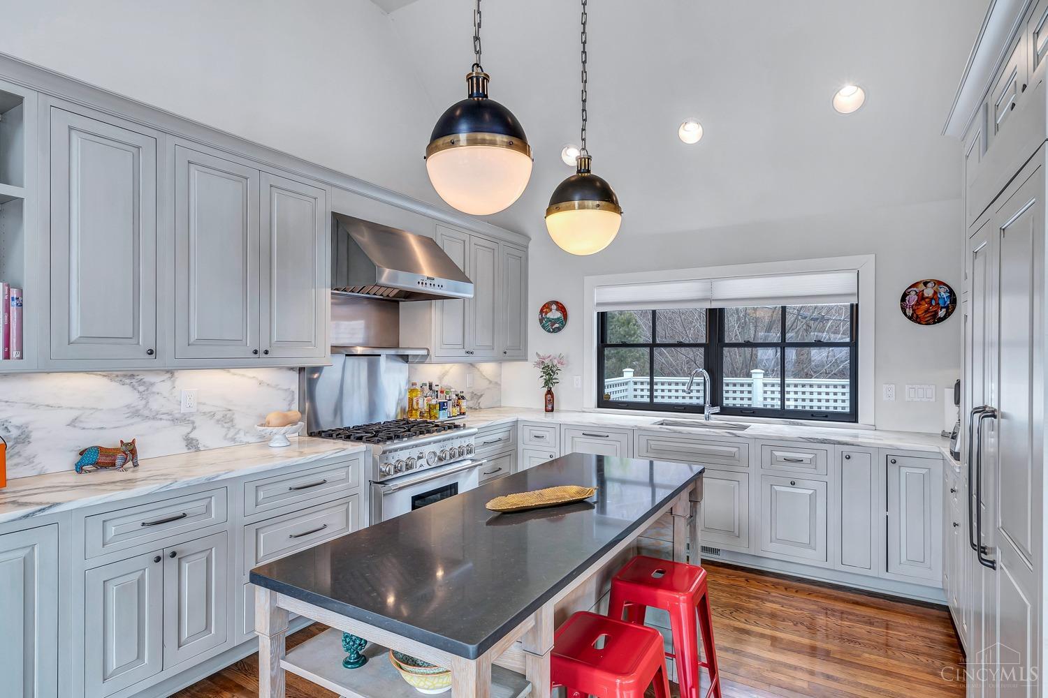 987 Hill Street, Cincinnati, OH, 45202 — photo 9