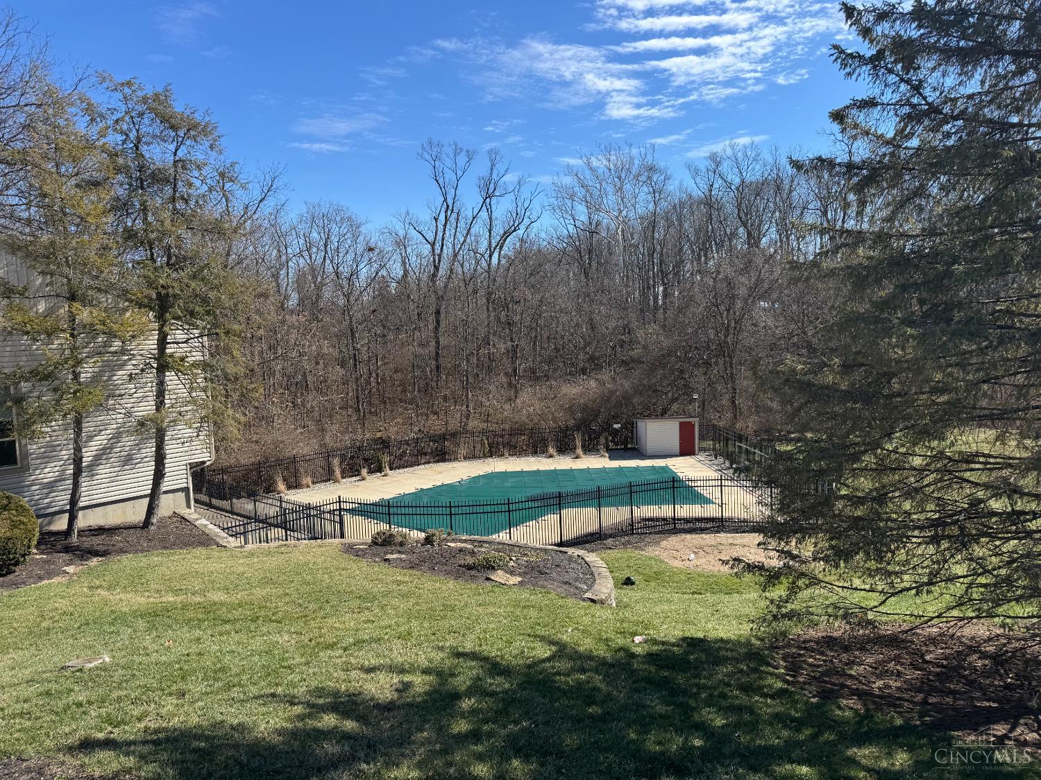 Homes for sale in Cincinnati, OH | 22 Oakwood Ct, Cincinnati, OH 45246 | MLS# 1869285