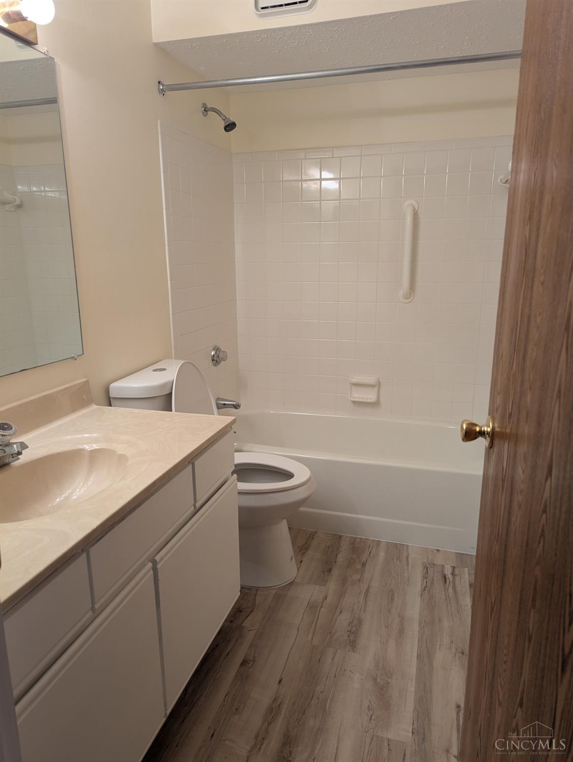 5985 Meadow Creek Drive #8, Milford, OH, 45150 — photo 13