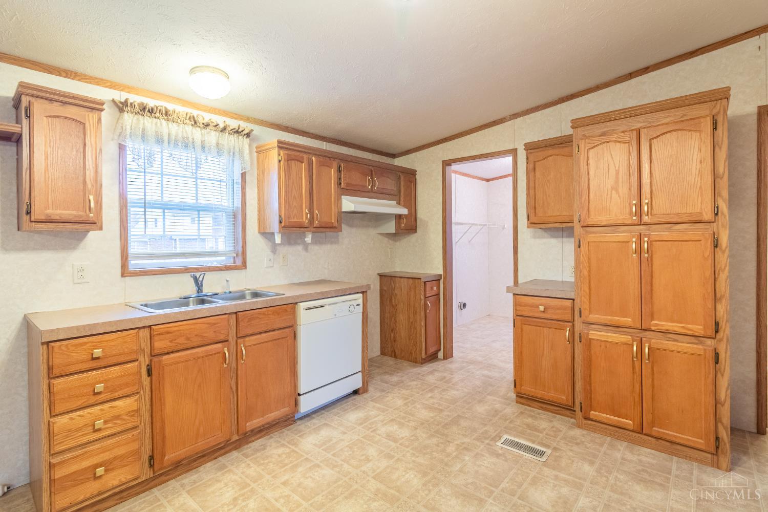 23 High Street, Mowrystown, OH, 45133 — photo 17