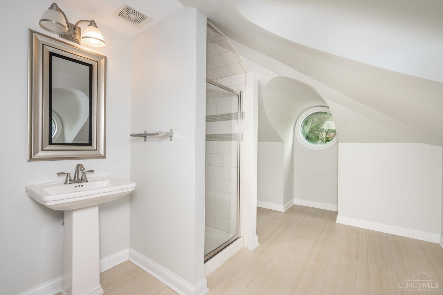 2656 Bellevue Avenue, Cincinnati, OH, 45219 — photo 46