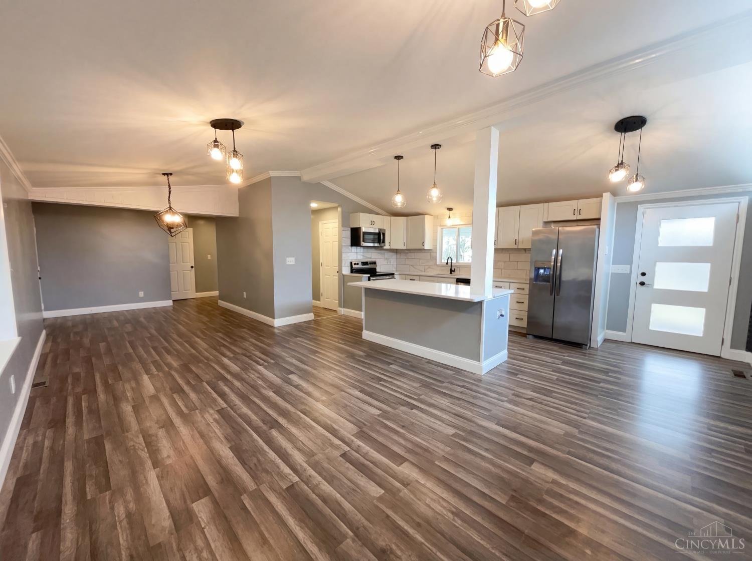 Photo 3 of Single family home for sale at 7809 View Pl Dr, Cincinnati, OH 45224 | MLS# 1871076 | Listing updated on 2026-09-25