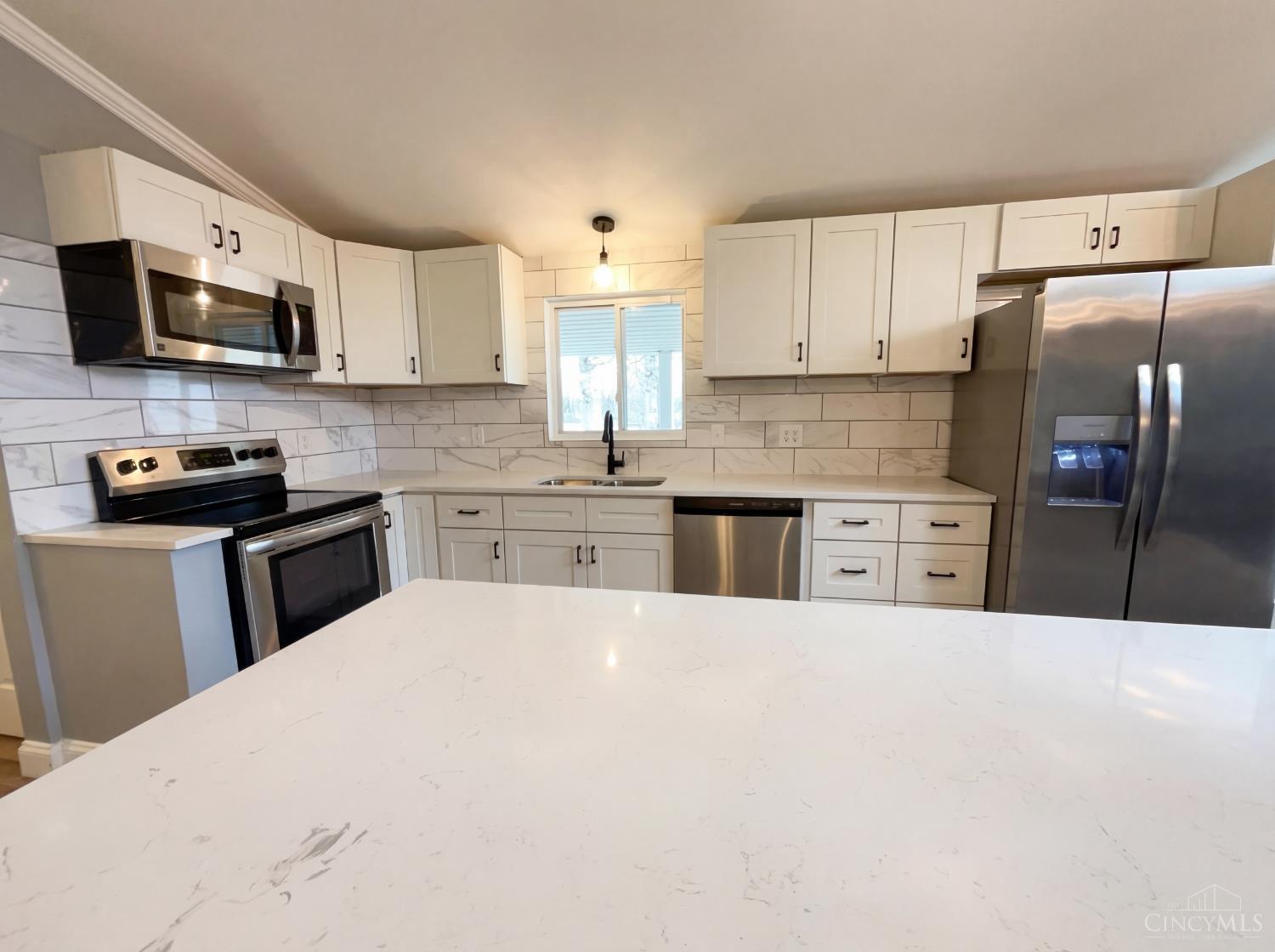 Photo 2 of Single family home for sale at 7809 View Pl Dr, Cincinnati, OH 45224 | MLS# 1871076 | Listing updated on 2026-09-25