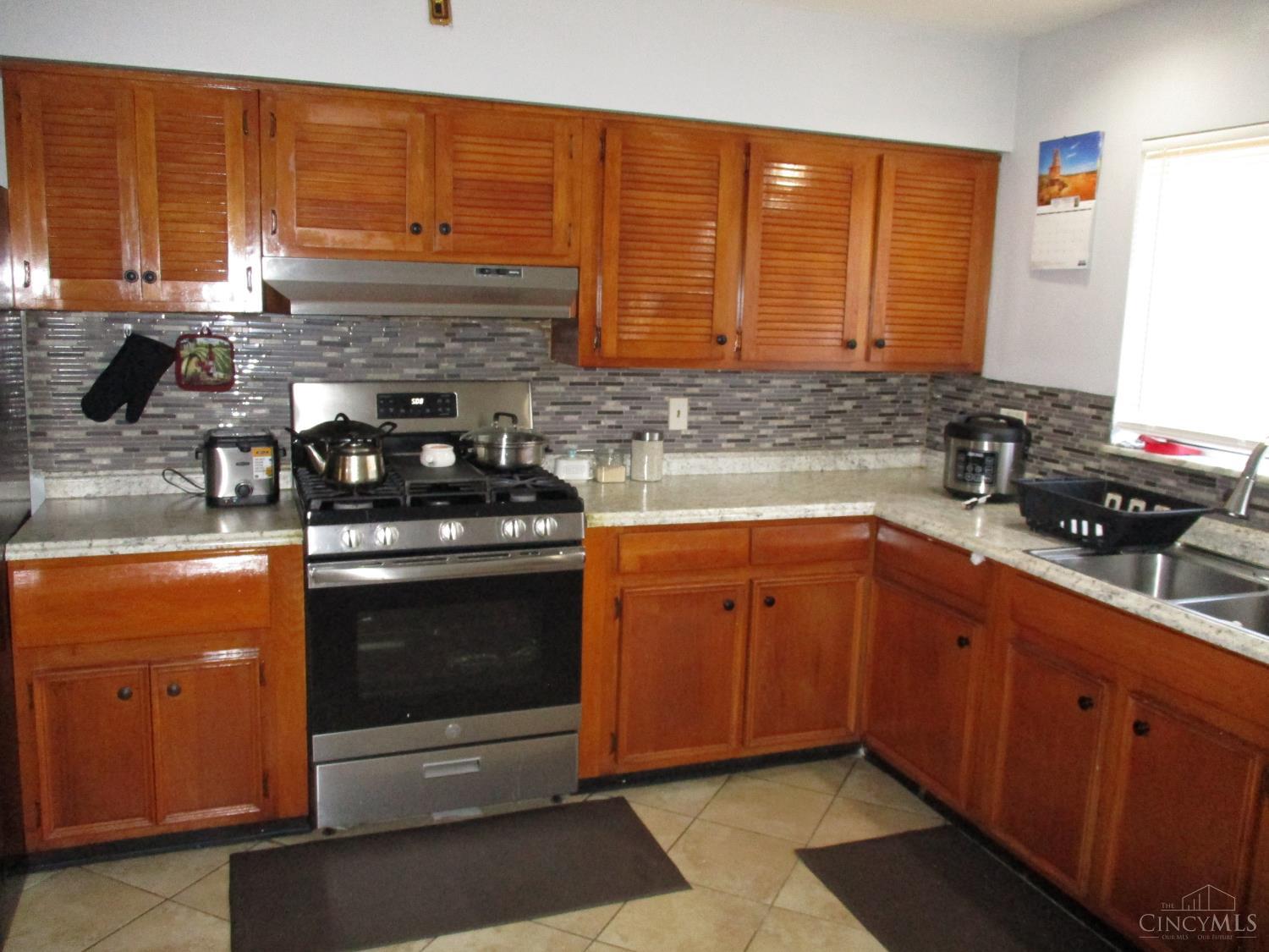 3578 Fieldcrest Drive, Cincinnati, OH, 45211 — photo 27