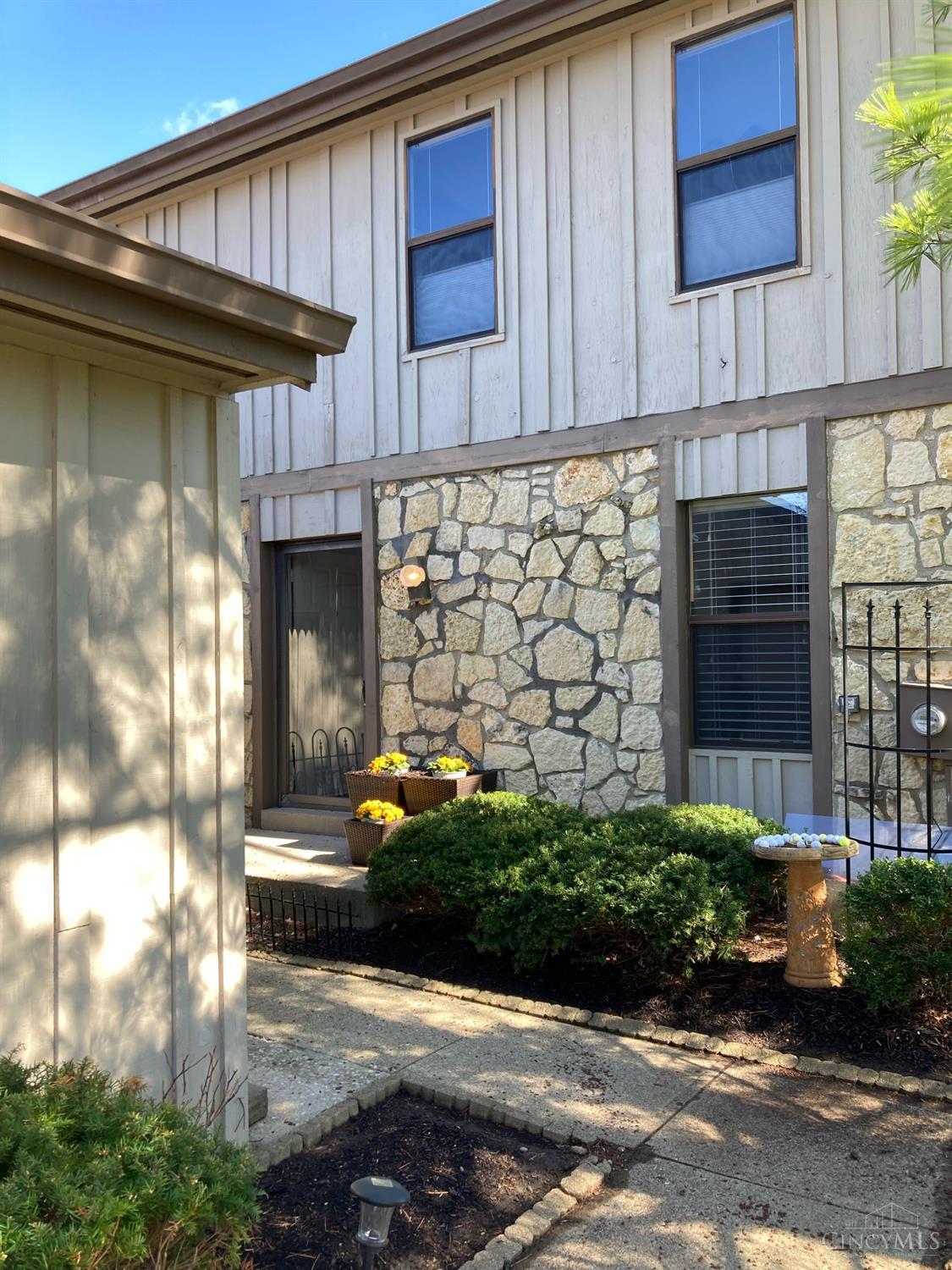 Homes for sale in West Chester, OH | 5254 Pros Dr, West Chester, OH 45069 | MLS# 1867438