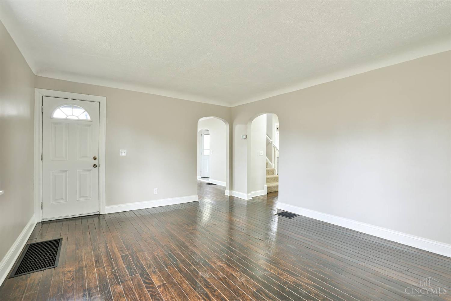 Homes for sale in Golf Manor, OH | 6402 Mayflower Ave, Golf Manor, OH 45237 | MLS# 1871623