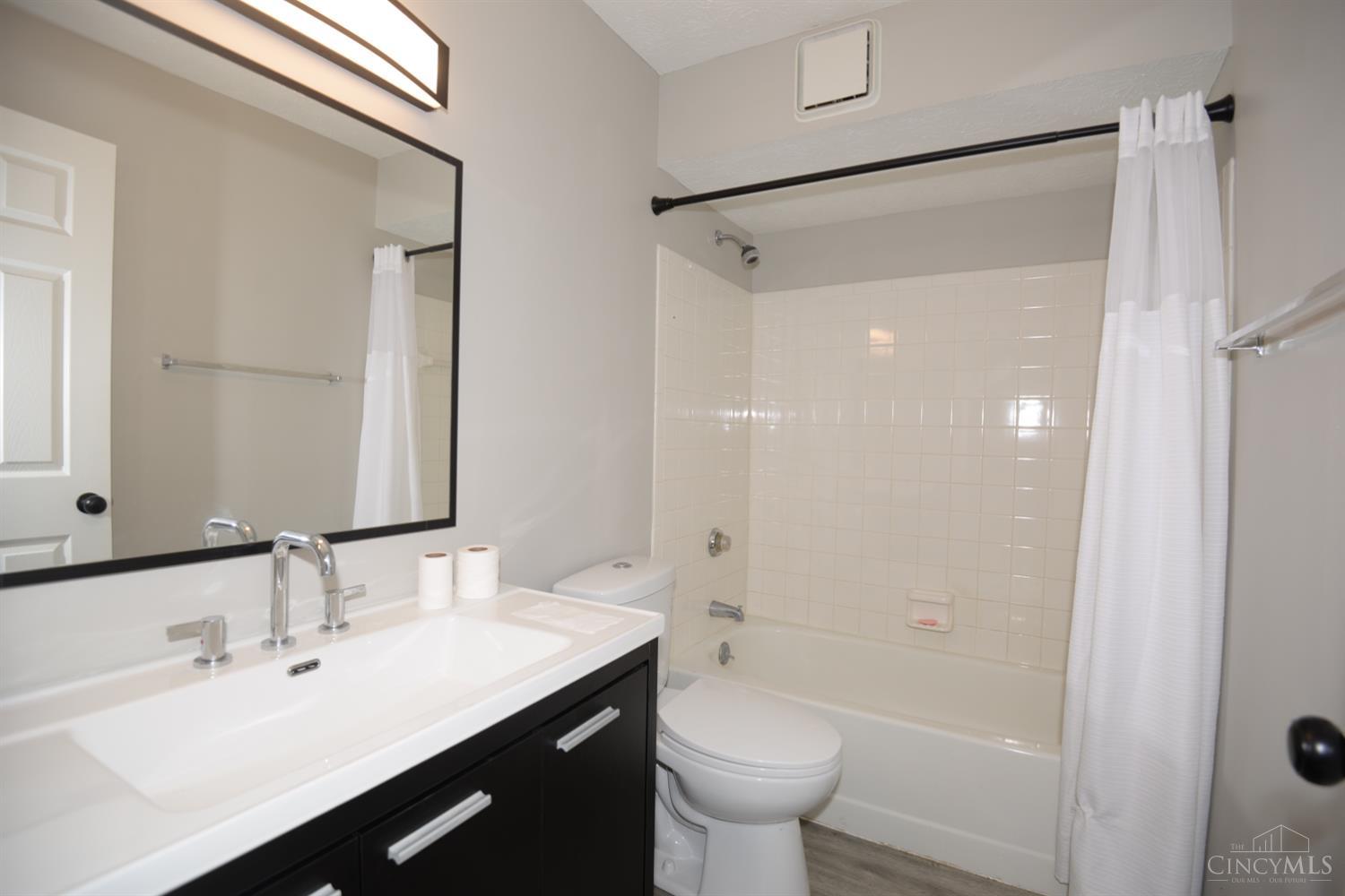 5985 Meadow Creek Drive #9, Milford, OH, 45150 — photo 36