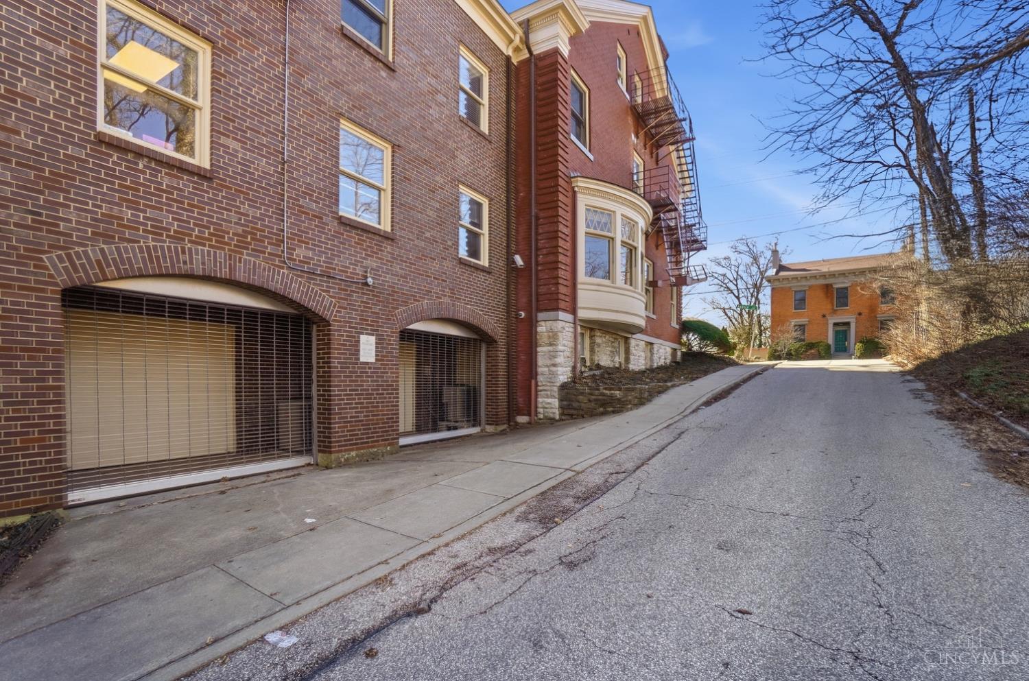 2406 Auburn Avenue, Cincinnati, OH, 45219 — photo 19
