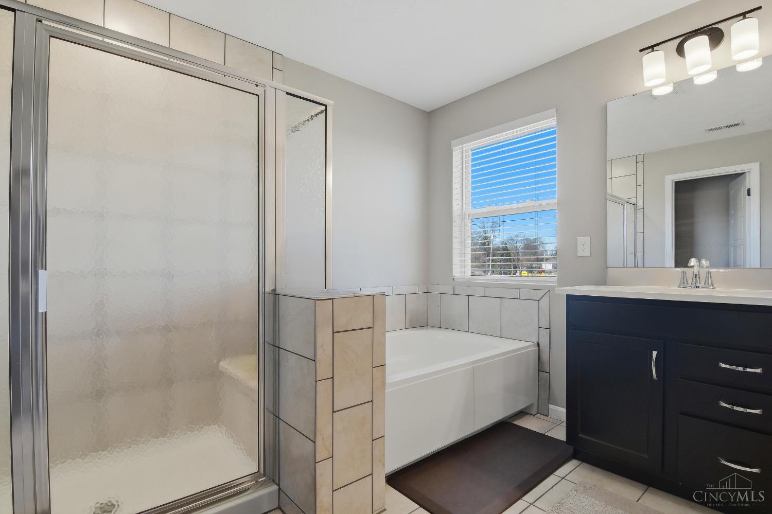 8156 Moonstone Drive, West Chester, OH, 45241 — photo 31