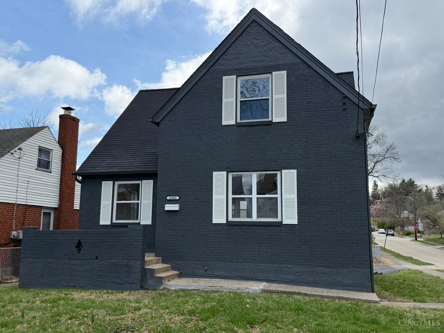 Homes for sale in Golf Manor, OH | 6402 Mayflower Ave, Golf Manor, OH 45237 | MLS# 1871623