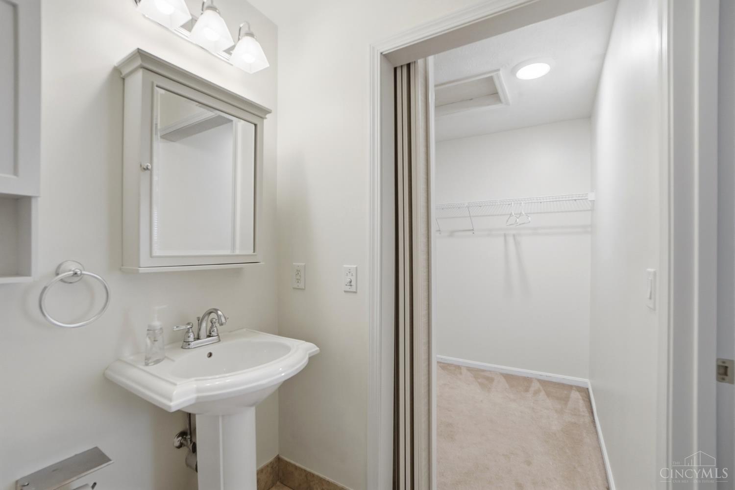 6872 Sandharbor Court, Hamilton Twp, OH, 45039 — photo 23