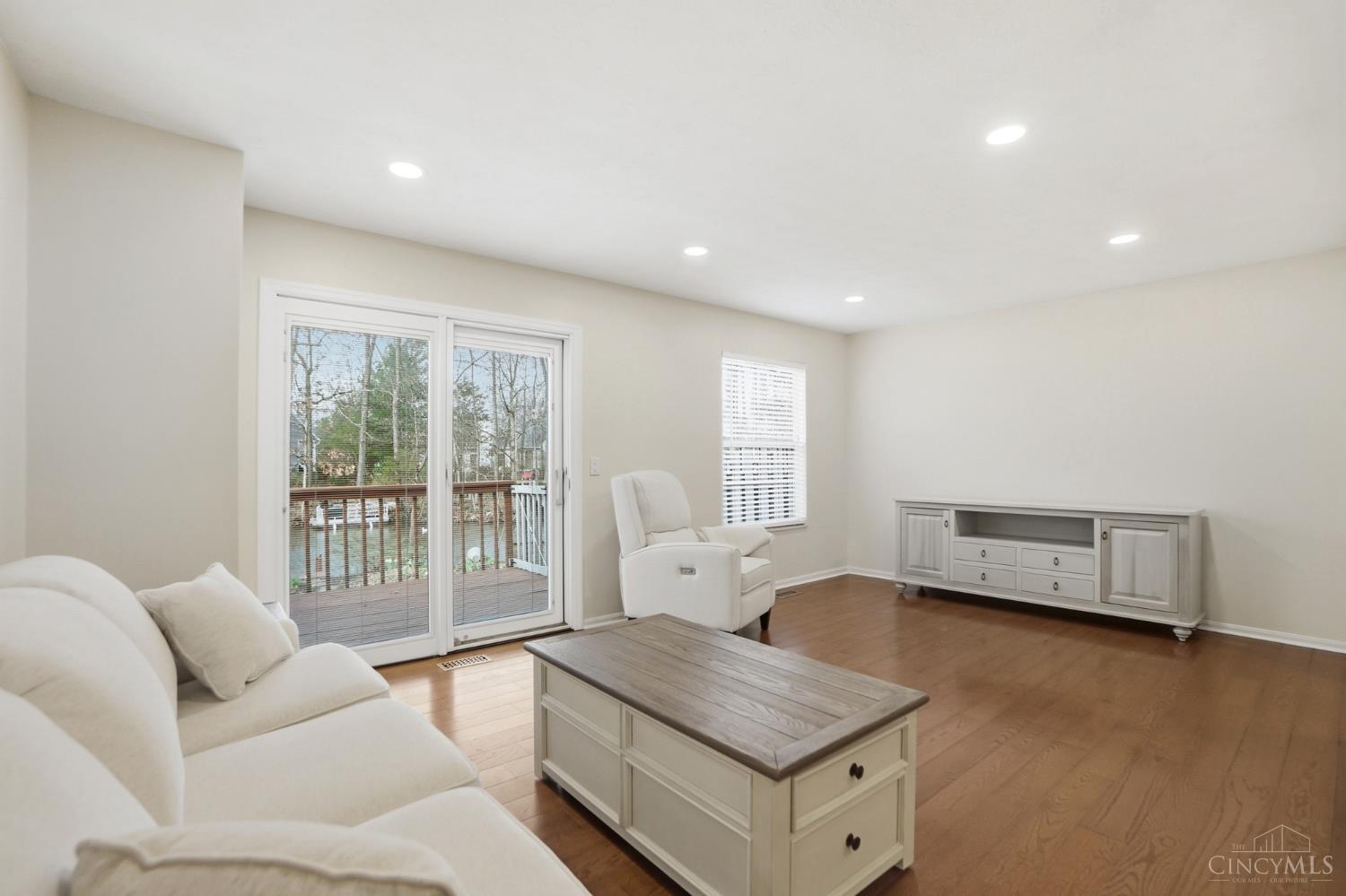 6872 Sandharbor Court, Hamilton Twp, OH, 45039 — photo 9