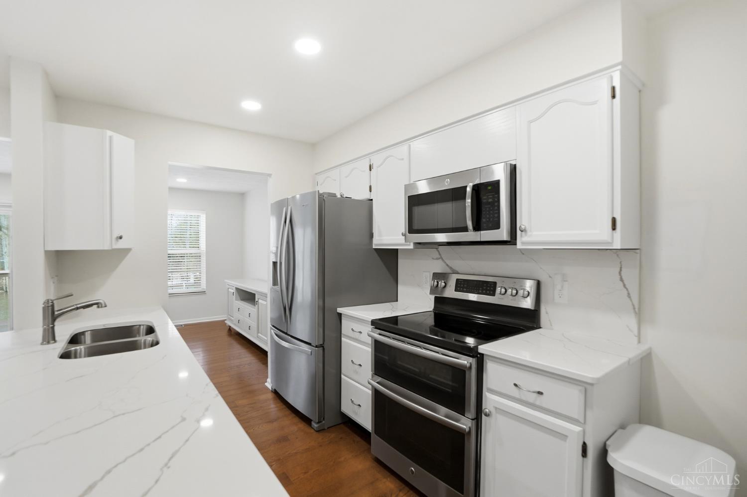 6872 Sandharbor Court, Hamilton Twp, OH, 45039 — photo 12